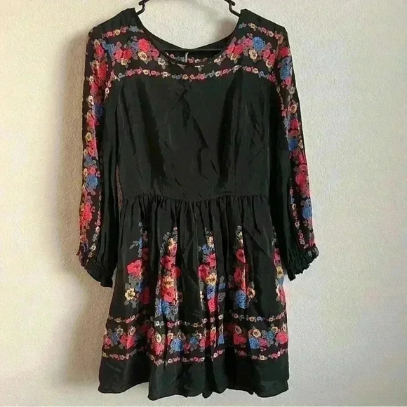 Free People Age Of Aquarius Boho Black Floral Mini Dress Size 2 NWT - Picture 3 of 12